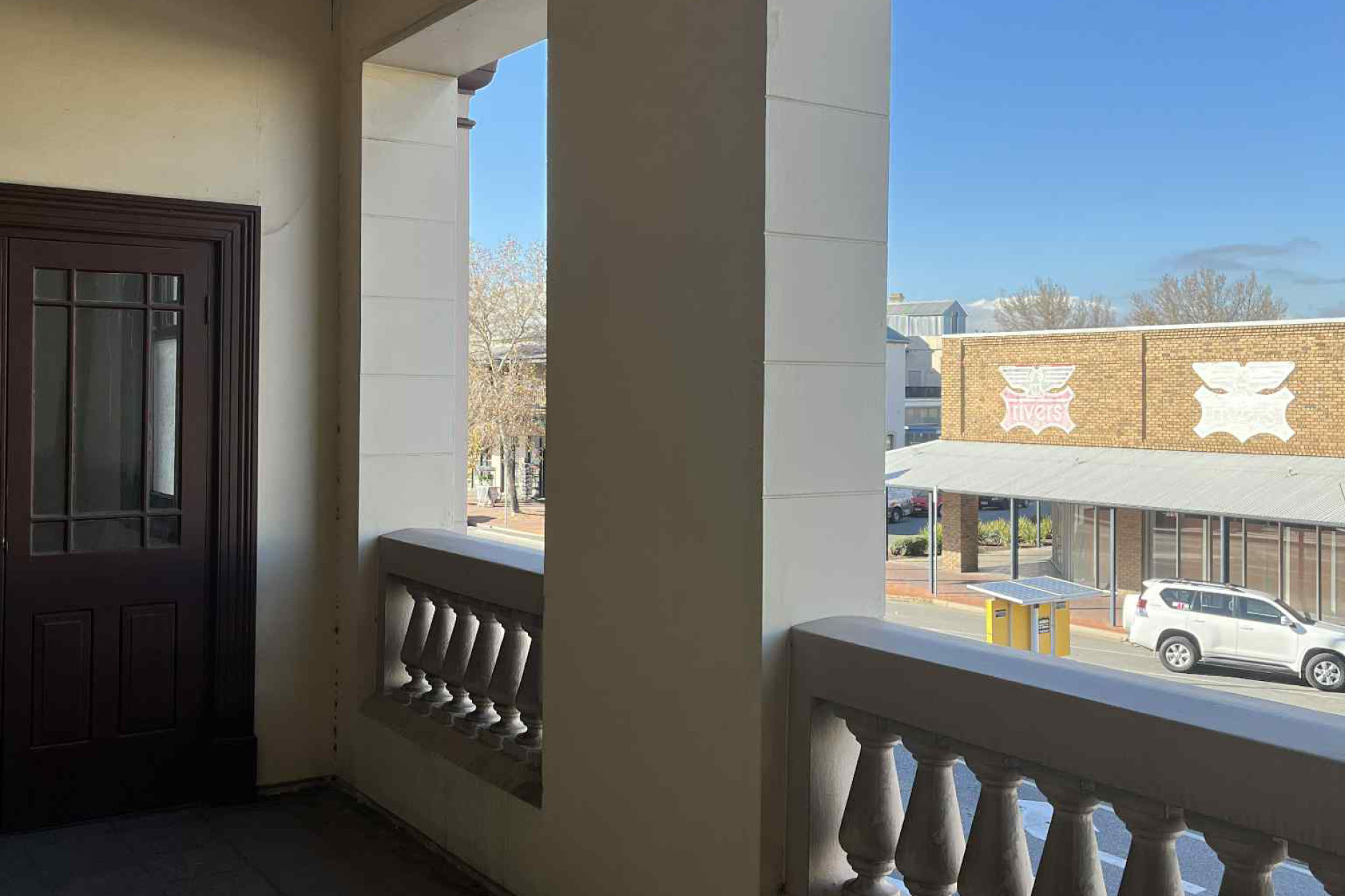 balcony