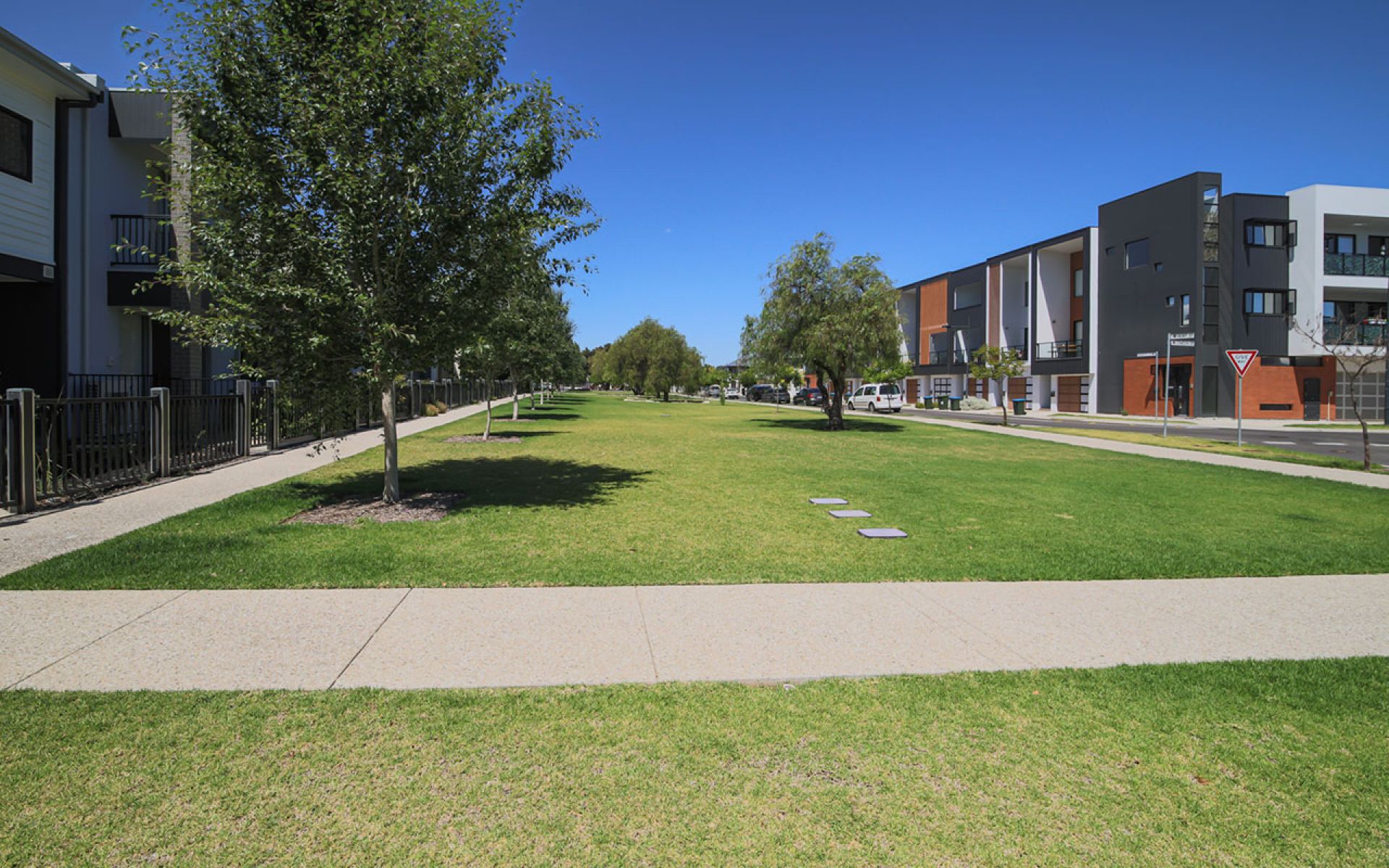 Roberts St