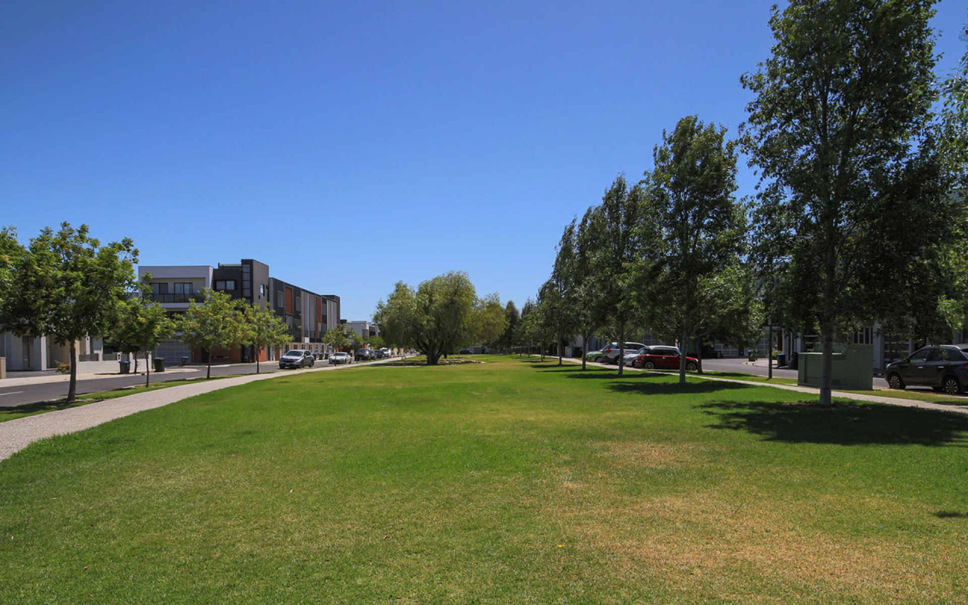 Roberts St