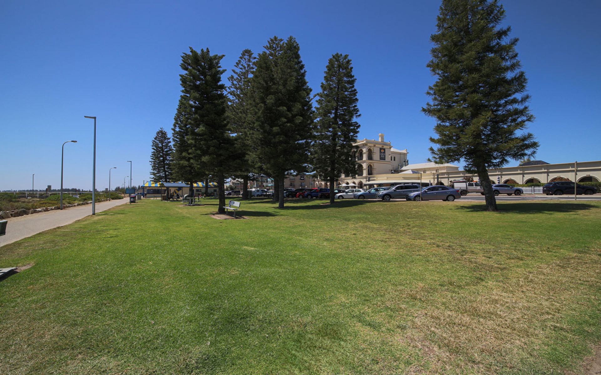 Largs Beach Musgrave St to Kiosk