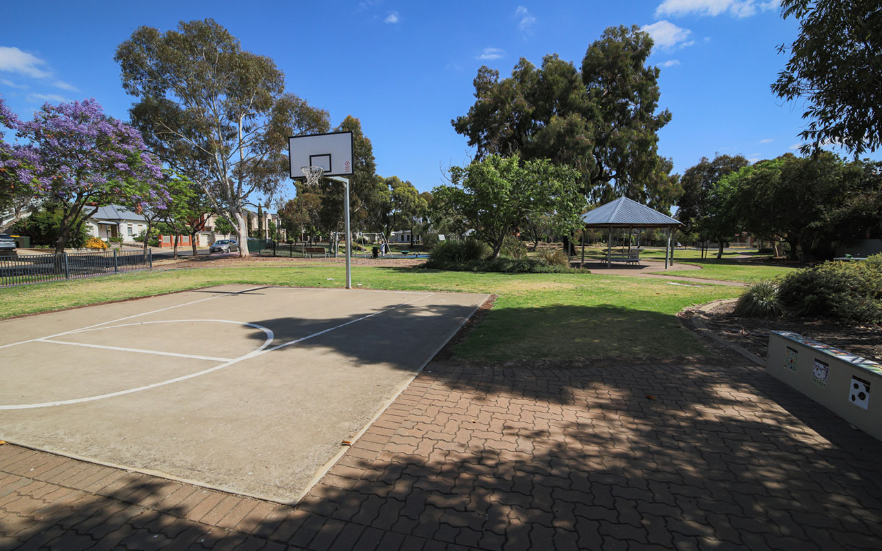 Mapleton